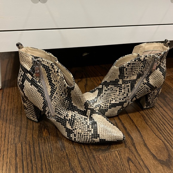 Marc Fisher heeled snakeskin booties - Picture 2 of 6